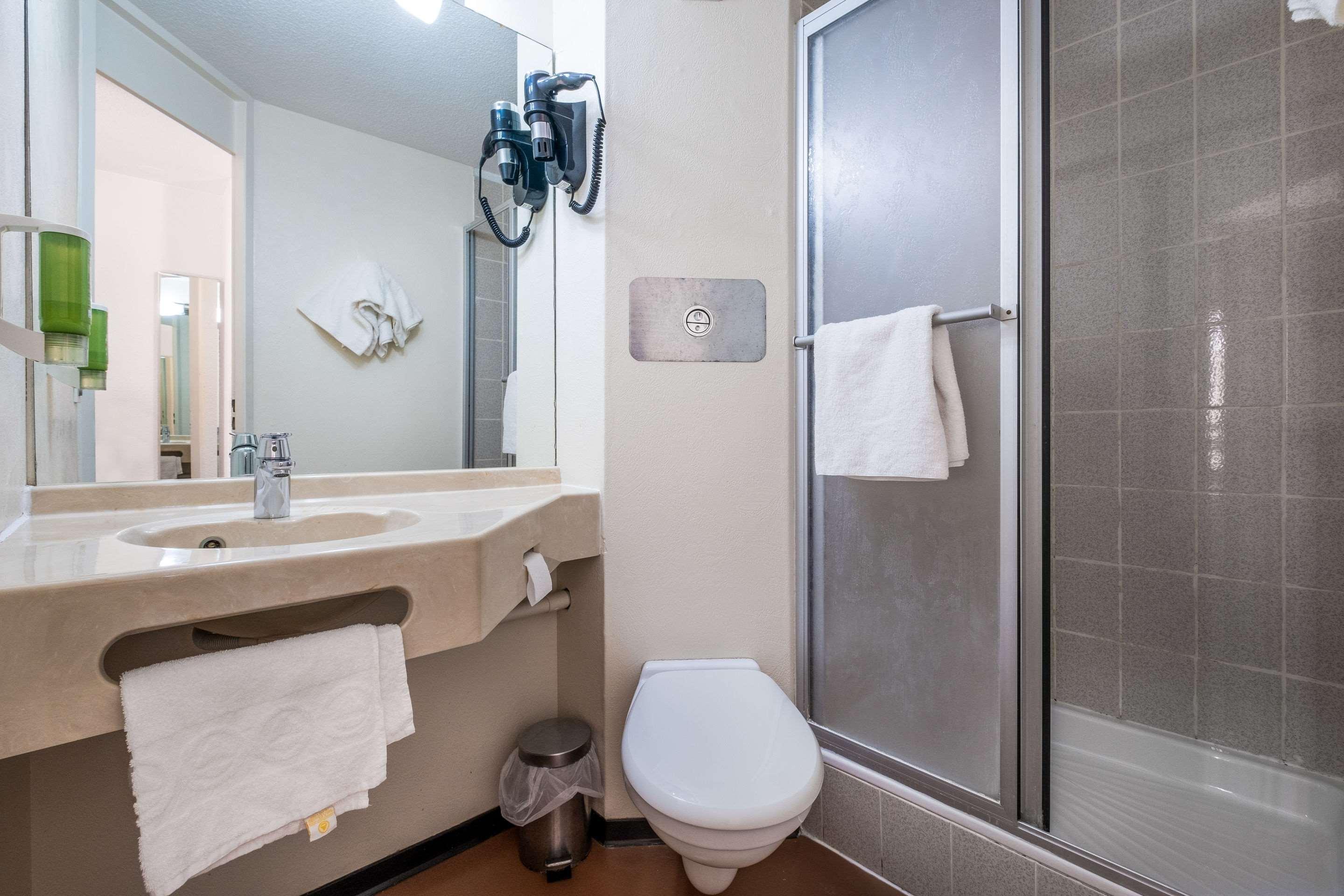 B&B Hotel Marne-La-Vallee Chelles แชลเลส์ ภายนอก รูปภาพ